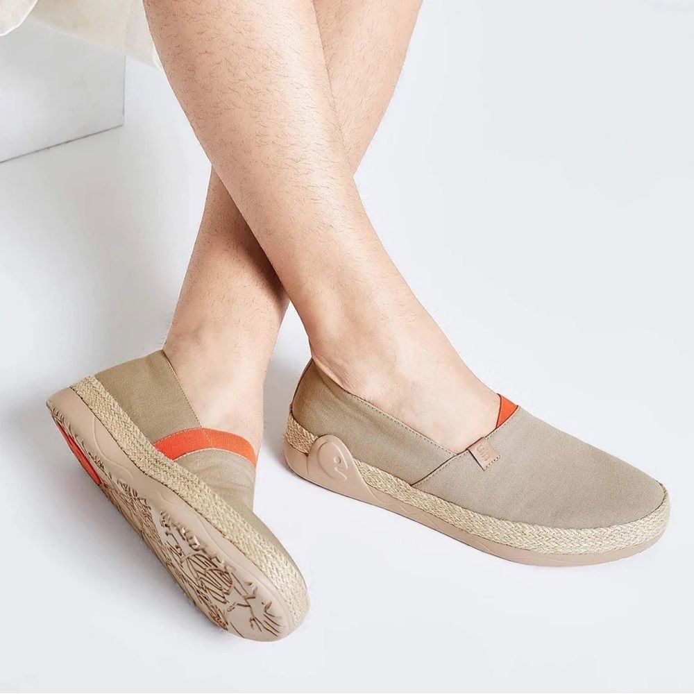 UIN Men's Slip-On Sneakers in Khaki with Orange Accent